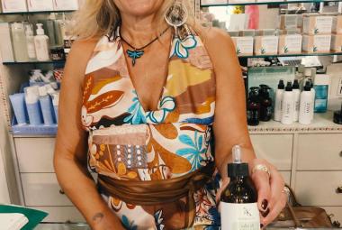 Dopo 25 anni chiude la Profumeria Top Beauty