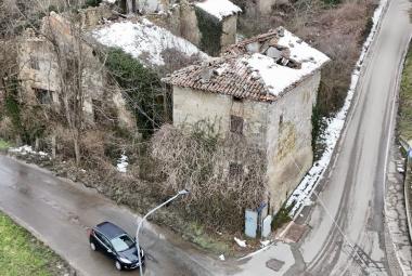Pericolo di crollo del vecchio edificio della Guarda